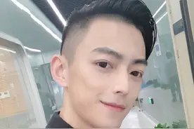 智勋喜提新车迈凯伦720S，斗鱼主播一周都能挣多少钱？图片