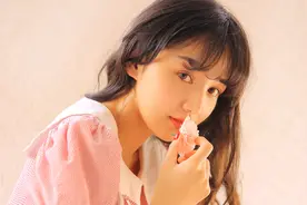 追求女生的正确方式：男生要学会“驯服”她，防止去“追随”她图片