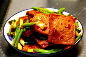 回锅豆腐连肉都不放为啥也开始霸占餐桌？试着做一次，素食还真香图片