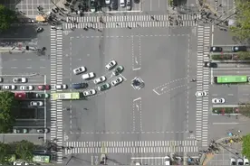 打造“西安样板”的标准化路口图片