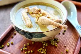 一鸽胜九鸡”，老广东的乳鸽配上绿豆炖汤竟有如此良效图片
