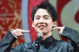 郭麒麟真的很惨吗？德云社股份都是后妈的，关心和宠爱都是弟弟的图片