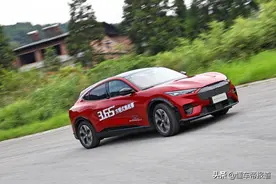 新车 | Model Y劲敌，颜值已赢了一半？试驾国产福特Mustang Mach-E图片
