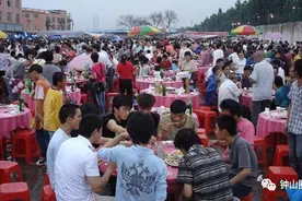 勾起45万钟山人的吃席方式：流水席！图片
