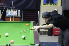 听说障碍不挡追梦，体育节台球赛冠军的励志追梦之旅图片