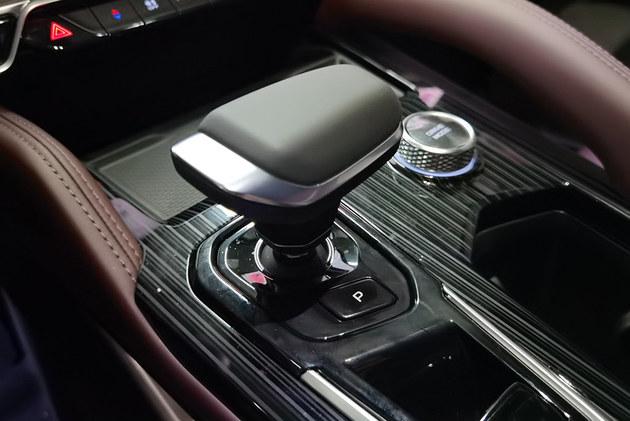 大五座豪华SUV吉利星越L上市 6款车型/13.72万起