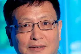 曾扬言宁在美国“刷碗”，也不愿回国当教授的北大才子，现状如何图片