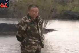 渔夫花数百万拍下鱼塘，投放十万条鱼苗，收获时鱼竟捞不到鱼？图片