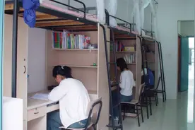 在大学，劝你不要宅在宿舍里：寝室是堕落的温床！图片