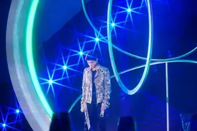 在大众视野下成长的孩子——王源个人纪录短片《没有哪个夏天像今年一样》图片