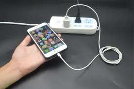 手机充电先插电源还是先插手机？图片