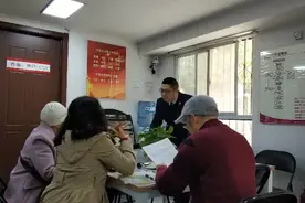 立遗嘱的年轻人：把房产留给母亲，把存款留给初恋图片