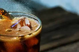无语：可乐的这些“谣言”，你竟然全相信了吗？图片