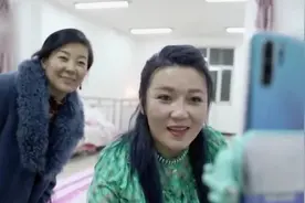 东北女人，欠债50万，离婚后开重卡拉煤，还债养娃，被央视表扬图片