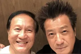 欧阳佩珊患癌离世4年，丈夫郭锋罕见露面，双鬓斑白精神状态佳图片