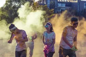 让亚文化与主流共生，激发向上向善力量图片