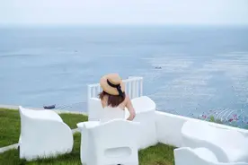 不在希腊，不在普吉，躺看C位海景的悬崖民宿，让这座岛又火了图片
