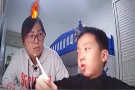 “5+4=9”被老师判错，妈妈不服怒斥反被怼，网友：不会数数？图片