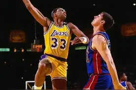 NBA历史十大中锋图片