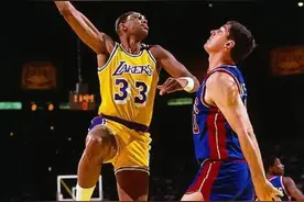 NBA历史十大中锋图片