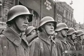 二战时期的苏联军服：在苏芬战争中吃亏，在苏德战争中沾光图片