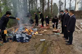 瑞金市集中销毁一批侵权假冒食品药品图片