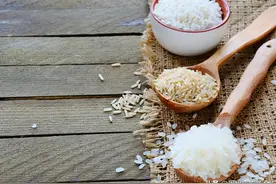 都是大米，长粒大米好还是圆粒大米好？老农教你一招，以后别乱买图片