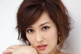 她曾是“台湾第一超模”，被渣男骗走4亿，后嫁50岁的10亿富商图片