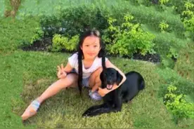 赵薇11岁女儿长大了！清澈大眼像极小燕子，老公久未露面婚姻成谜图片