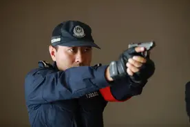 教育整顿·治庸·铁军 | 七夕，劝你千万别和警察蜀黍“谈恋爱”……图片