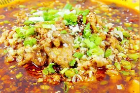 想吃水煮肉片不用去饭店，正宗做法超简单，麻辣鲜香，开胃又下饭图片