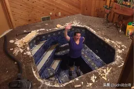夫妻买下中古屋书房底下有玄机 打开封胶后喊：封住太可惜！图片
