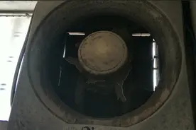 排气扇运转不正常，原来是这个器件烂了，换新的运转正常图片