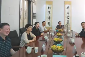 延安大学西安创新学院举办高建群签字赠书暨新作交流分享会图片