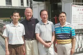 昔日少年友，再见是古稀年：不同人生轨迹，一代人砥砺前行的缩影图片