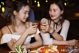 和朋友喝酒摇色子，连输五把，第六把是不该我赢了？论赌徒的错觉图片
