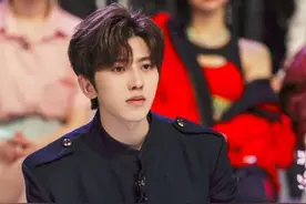 蔡徐坤调侃自己打篮球笑翻全场，一句话让人好感度骤升图片