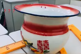 各科老师水杯曝光，将勤俭演绎到极致，看到化学老师我笑喷了图片