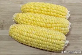 玉米上有个小开关，简单一扳，1分钟剥一大盘，保存一年也不坏图片