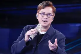 李健谭咏麟合唱《一生何求》，一开口就惊艳全场图片