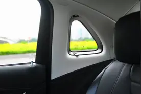 车上的三角窗是摆设？老司机：能问这话的都是新手图片
