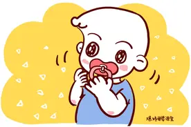 宝宝经常做这4种动作，实际上是在表达“爱你”，父母却稀里糊涂图片