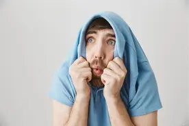 白额高脚蛛猎蟑记！内有蟑螂、蜘蛛，不喜勿入图片