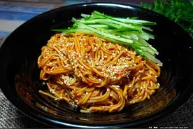 很简单的韩式拌面，调味比例都告诉你，5分钟轻松搞定图片