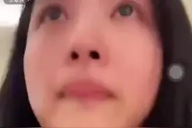 女星孙芮吃饭遭骚扰，求助无果，服务员还帮要微信，直播气到落泪图片