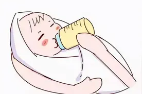 宝宝吐奶和溢奶的区别是什么，应该如何应对？图片