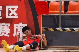 脑震荡+失忆！20岁CBA神射头部受创，东北虎遭遇打击图片