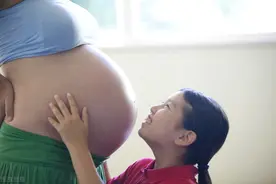 孕妈妈什么时候该入院待产？需要准备什么资料和物品呢？图片
