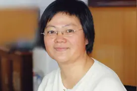 教育专家：孩子进入人际交往敏感期，最先学会交换玩具和食物图片