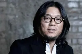 风流才子高晓松，和汪峰爱过同一个女人，二婚娶小娇妻仍不满足图片